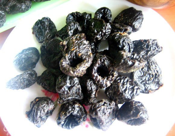 Чернослив желательно вот в виде таких чашечек..., будет красивее смотреться потом!