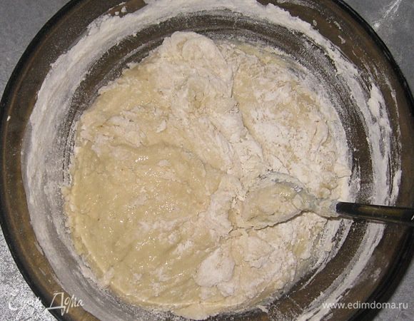 Перемешать ложкой.
