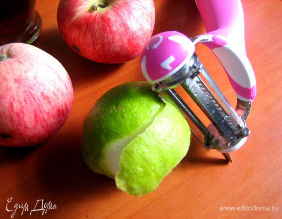 Для чего я его достала? Чтобы снять цедру с лайма!