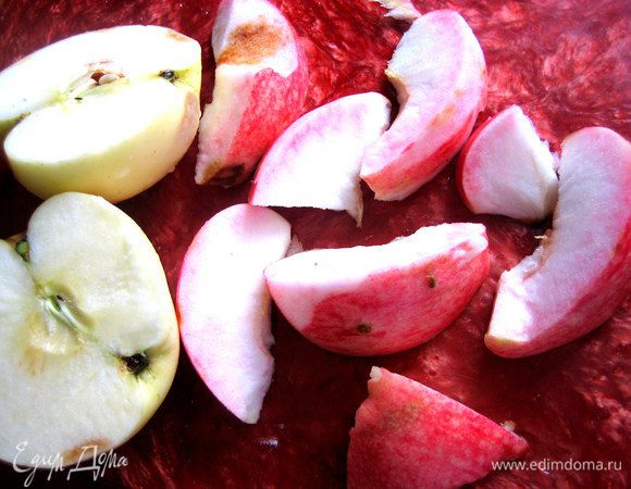 Садовые яблочки избавить от сердцевины...