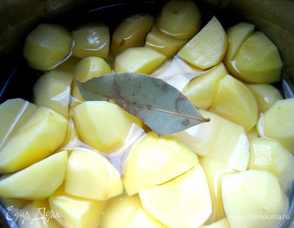 Я добавляю при варке лавровый лист для аромата.