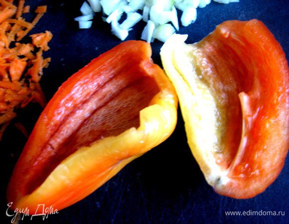 У меня оказался в холодильнике небольшой сладкий перчик.