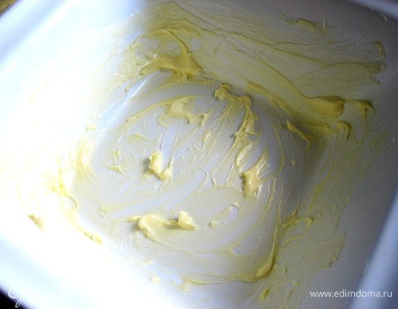 Так как в пюре я масло не добавляла, но зато форму смазала именно сливочным маслицем!