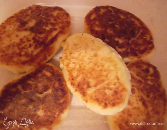 Панируем в муке и обжариваем...Приятного аппетита:-))