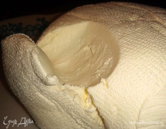 Вот собственно говоря и все. За это время стечет сыворотка и останется вкуснейший крем-сыр.