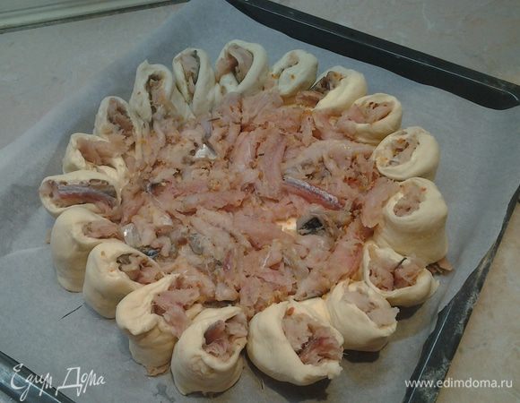 В середину кладем оставшуюся рыбу