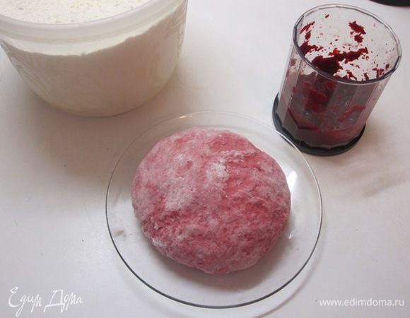 Хорошо перемешать, замесить тесто. Оставить на 30 минут.