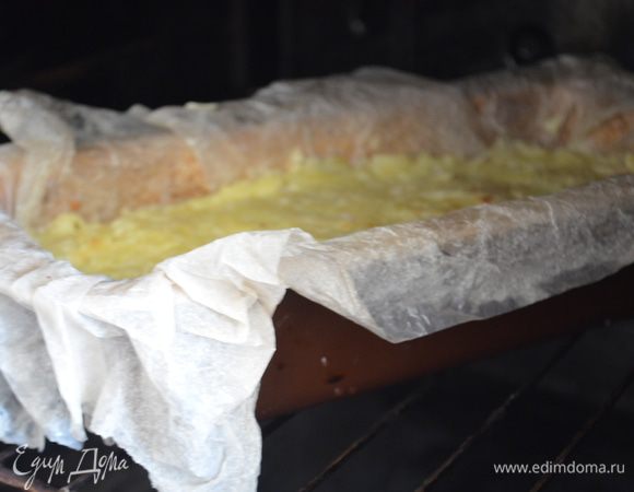 Сверху закрываем все оставшимся картофелем. Опять все придавливаем лопаткой, чтобы запеканка была плотной! Выпекаем 45 минут при 180 градусах. 