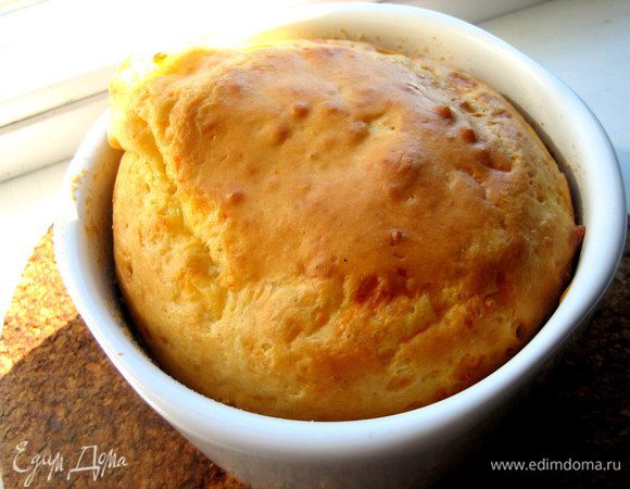 Пирог в печке сильно поднимается, потом корочка осядет.