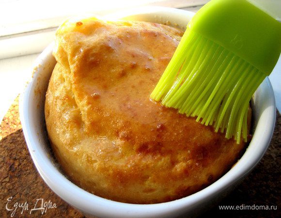 Обильно смазываем маслом.