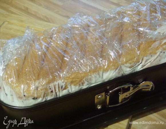 Закутать со всех боков плёнкой и поставить в холод на минимум 3 часа.