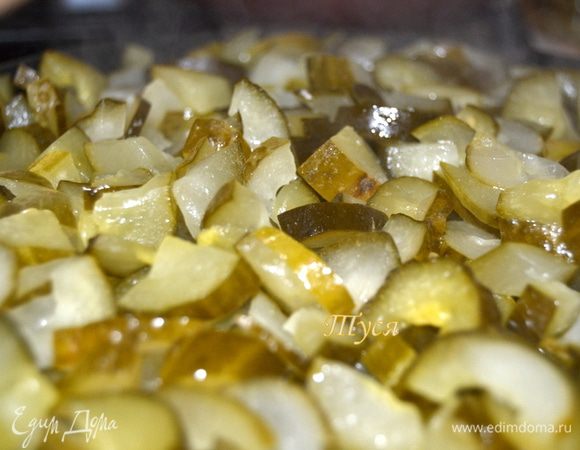 Огурцы так же можно немного пассеровать.