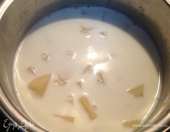 Влить сливки.