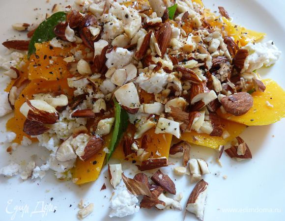 Спасибо огромное Светочке - Стелла за прекрасный рецепт салата с манго  
http://www.edimdoma.ru/retsepty/56356-salat-s-mango-i-fetoy

Очень вкусно! 
