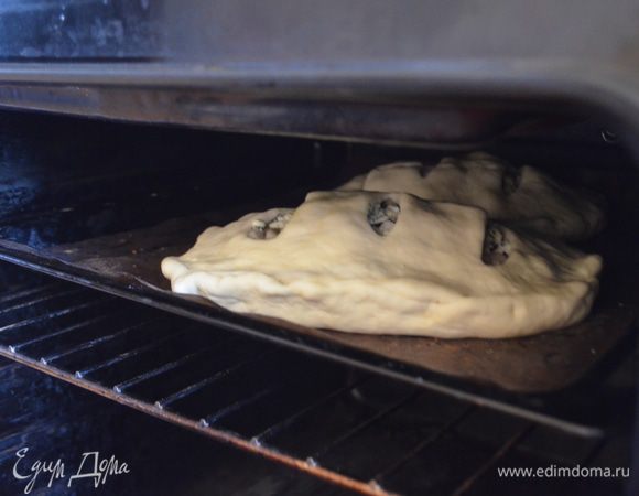 выпекаем при 220 градусах примерно 15 20 минут, до румяного цвета! Обязательно следите за кальцоне, чтобы они не подгорели! 