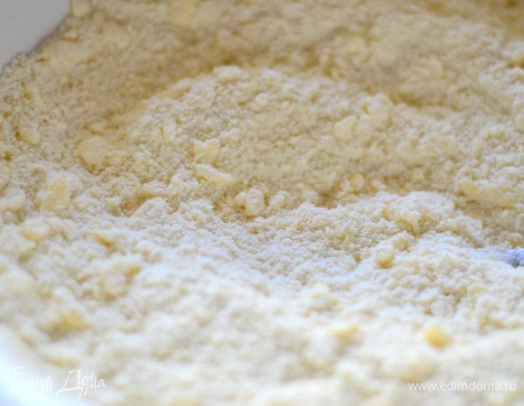 Вилкой растереть в крошку.