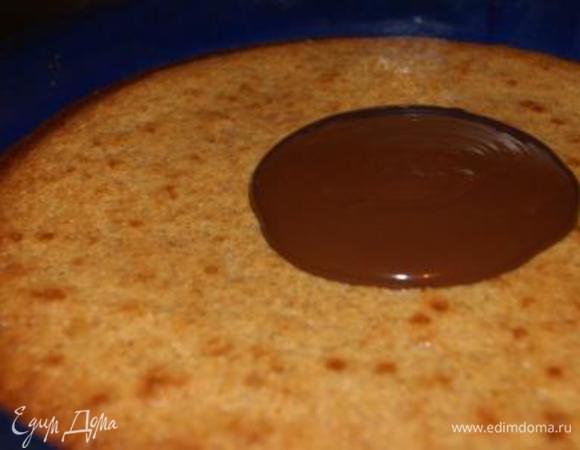 Покрыть глазурью наш тарт, отправить в холодильник на час.