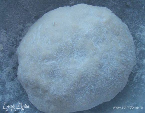 Готовое тесто положить в теплое место и оставить на 4 часа.