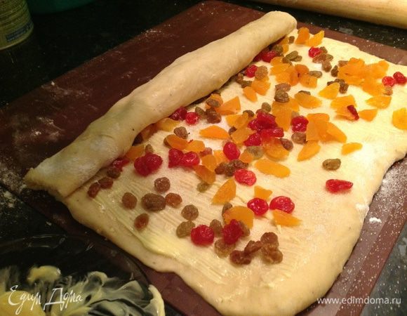 Скатываем в рулет.