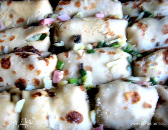 Если начинка осталась, высыпаем её сверху.