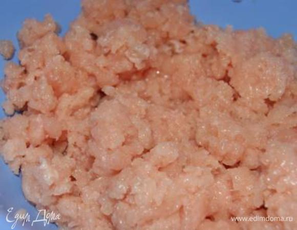 Куриное филе размельчить в блендере.