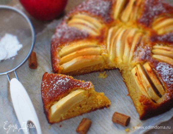 Пирог посыпать сахарной пудрой. Приятного аппетита:)