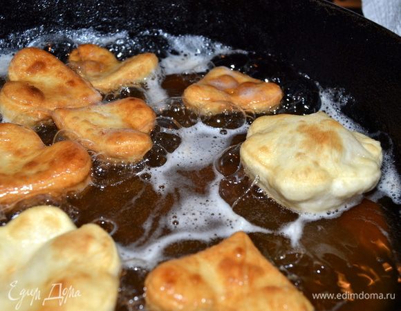 Лучше всего раздувается круглая форма хвороста, они же более нежные получаются.