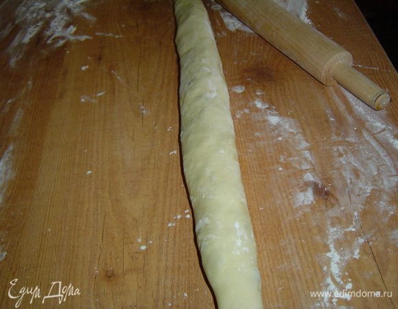 и сворачиваем рулетом. 