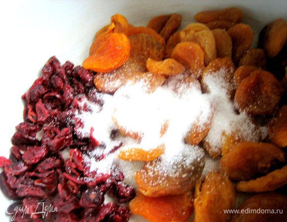 Добавляем ложку сахара или мёд после, когда снимите с огня.