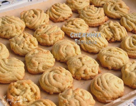 Выпекаем в разогретой до180С духовке 25 минут до румяного цвета. Время выпечки может измениться в зависимости от размеров Вашего печенья!