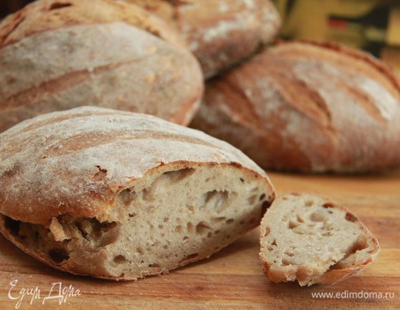 Если вы напекли много хлеба и съесть свежим его не получается, можно нарезать батон на ломти и заморозить в пищевом пакете, плотно завязав его.   По мере надобности достаёте хлеб и в пакете ставите в микроволновку на разморозку (см.по весу и по функциям). И всё - свежий хлеб, как будто из печи, готов! Приятного аппетита!