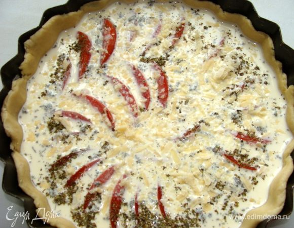 Присыпать тертым сыром Джюгас. Поставить в разогретую до 200* духовку на 30 мин.