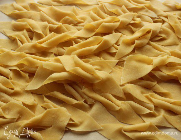 Я никогда не считаю ни пельмени, ни котлеты, но в этот раз я решила посчитать хворост, и была сильно удивлена, насчитав 99 штук.