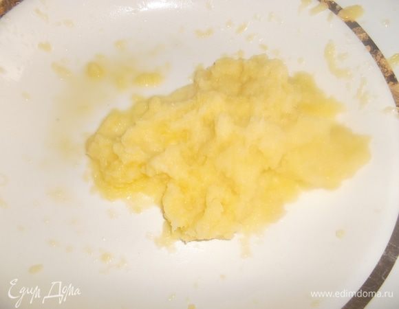 Картофель натереть на самой мелкой терке, отжать...