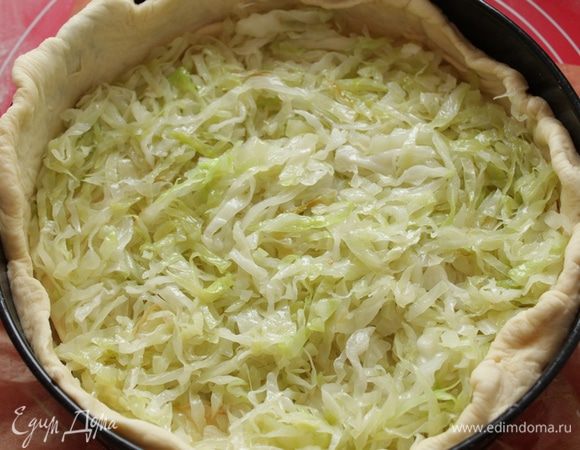 Выкладываем капусту.