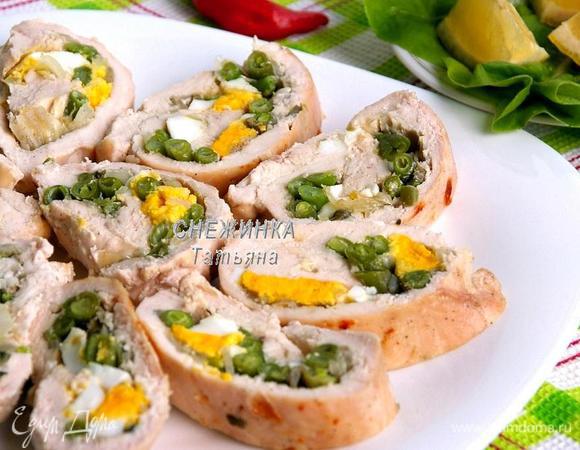 Подаём с листиками салата, которые можно сбрызнуть соком лимона. Приятного аппетита!