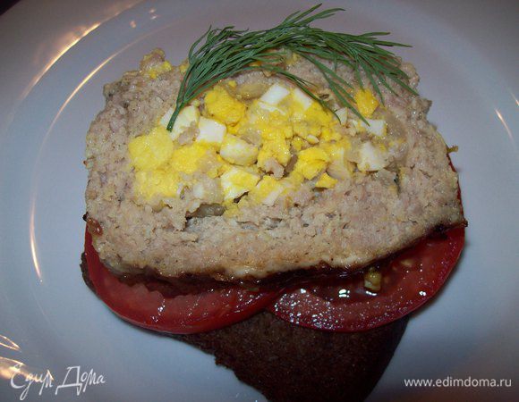 А также с данным рулетом можно сделать замечательный бутерброд.
Угощайтесь!)