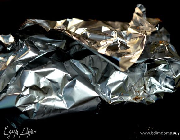 Готовим на гриле  в фольге на невысоком огне. Или в горячей духовке на 150 гр. также в фольге примерно 1 час.