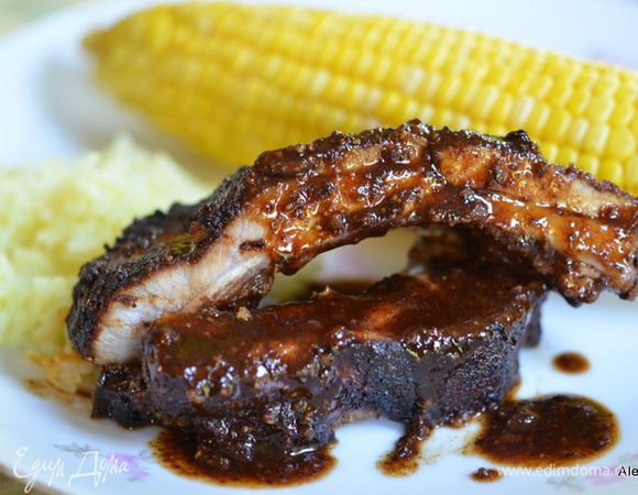 Подаем к столу, разрезав на части. Приятного аппетита.