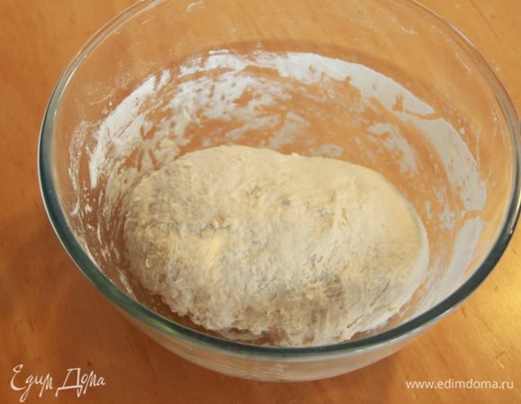 Оставить под плёнкой в течение до 30 минут для автолиза. 