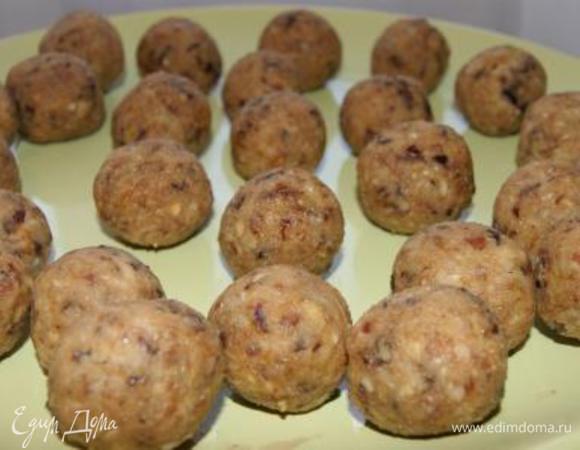 Сформировать конфетки. Отправить в морозилку на 15 минут.