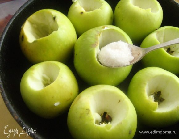 Первый с сахаром.