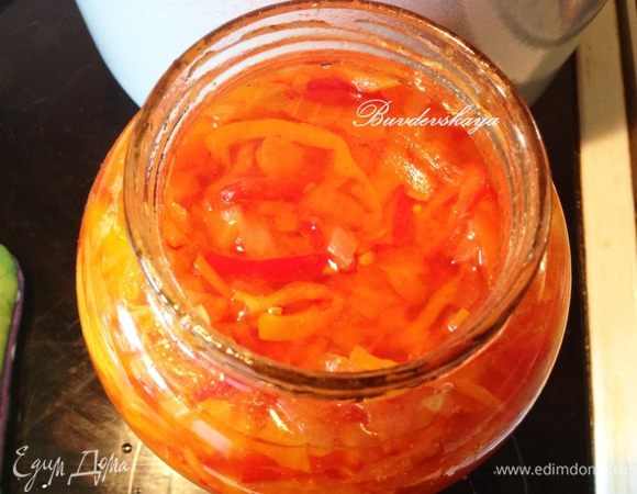 Переложить горячим в стерилизованные банки и закрыть или закатать крышками. Подавать холодным (из холодильника). ENJOY !
