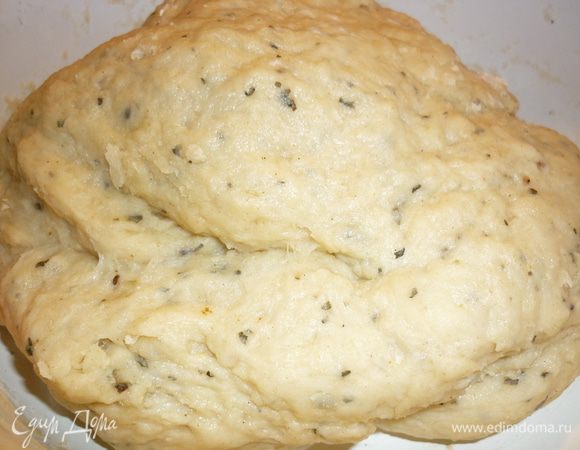 Тут все просто до безобразия. Маргарин размягчить, замешать тесто из всех ингредиентов, отправить его в холодильник мин на 30.