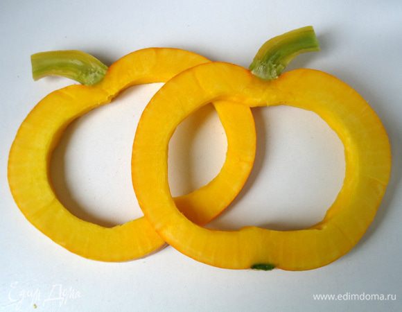  Вычистить семечки и немного убрать мякоть.
