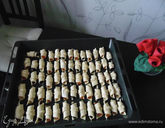 Выложить ракушки на сухой лист. Не смазывать!!! Запекать при температуре 180 градусов до подрумянивания. Снимать печенье с листа  надо сразу, горячим! Готовое печенье посыпать сахарной пудрой! 
Приятного аппетита!