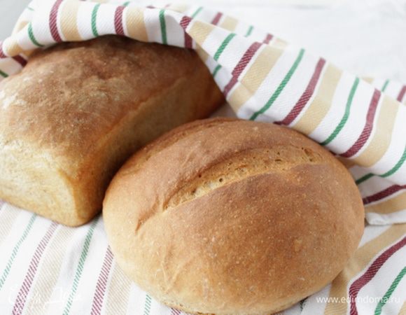 Заранее нагреть духовку до 230 градусов. Выпекать хлеб минут 30 или до зарумянивания. Если хлеб рано зарумянился, убавить температуру до 220.
Очень вкусный и пористый хлеб.  
