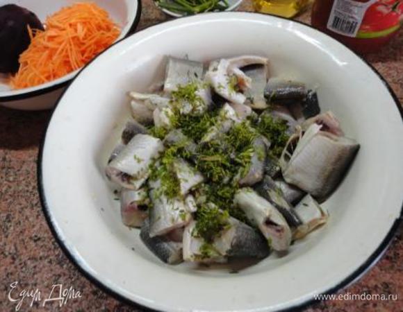 Вариант 3
Филе рыбы залить лимонным соком и оставить на 30 минут. Затем посолить, поперчить и смешать с рубленым укропом.
