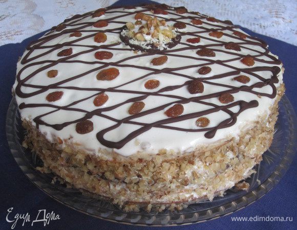 Торт украсить по желанию и поставить на несколько часов в холодильник, а лучше на ночь. Приятного аппетита!