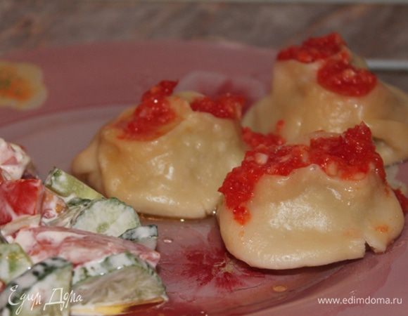 Манты с аджикой.